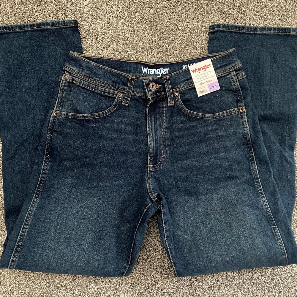 Men's Wrangler Relaxed Fit Straight Stretch Dark Blue Denim Jeans, Various Sizes